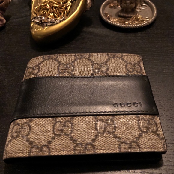 *SOLD* Gucci wallet (2016) - Picture 1 of 4
